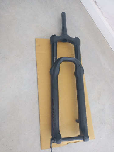 Rockshox lyric front fork - front,