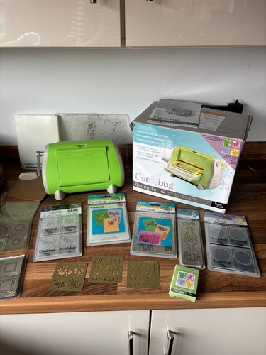 Cuttlebug manual die cutting - die,