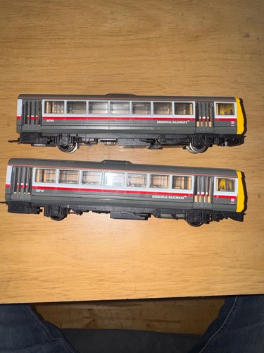 Hornby gauge class 142 - gauge,