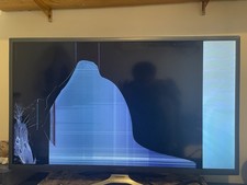 Samsung UE32M5520AK 32" Full HD Smart LED TV.