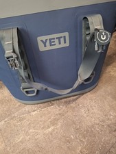 YETI HOPPER M30 BLACK COOL BAG