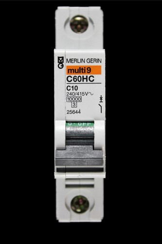 Merlin gerin amp curve - amp,