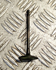 KAWASAKI ZZR1400 2006 06 11 CYLINDER HEAD INTAKE VALVE