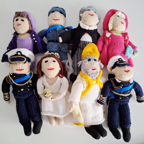 Hand knitted royal wedding - royal,