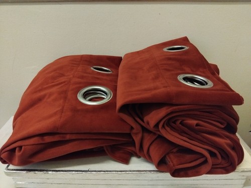 Red velvet thermal window - velvet,