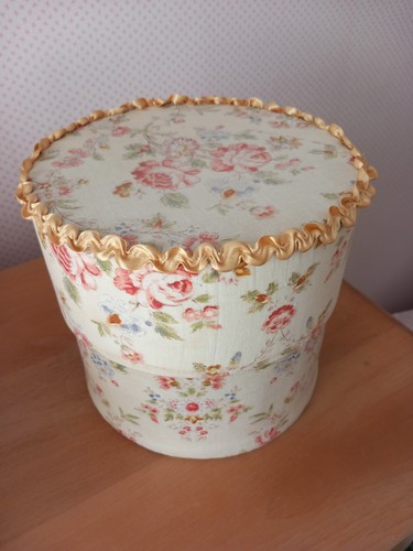 Vintage french fabric - fabric, covered