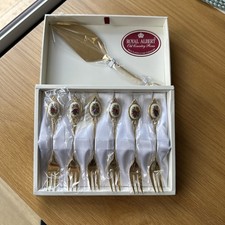Royal Albert old country roses gold plated & fine porcelain cake forks & slicer