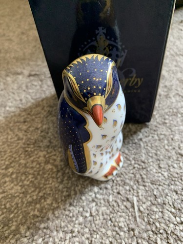 Rockhopper penguin royal - penguin,