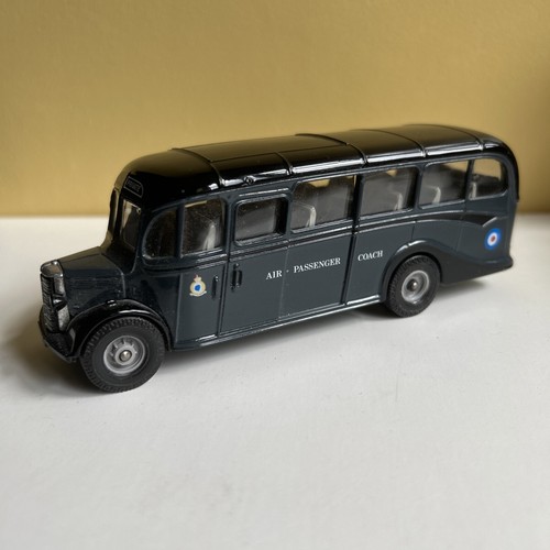 Corgi bedford coach royal - corgi, ob