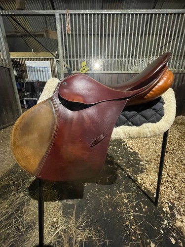 Stubben siegfried jump saddle - siegfried,