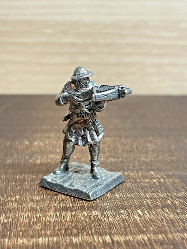 Metal toy soldier - 1,