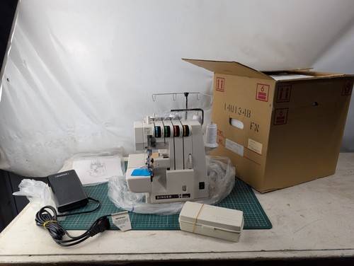 New boxed singer 14u134 - new,