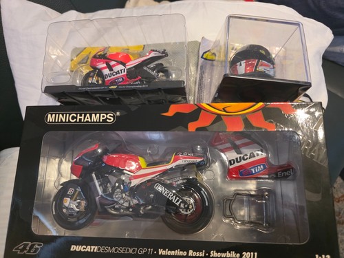 Minichamps rossi 2011 - rossi,