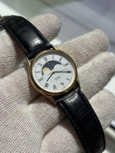 Seiko quartz moonphase - quartz, roman