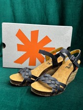 THE ART COMPANY Women's E 38