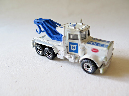 Matchbox peterbilt police tow - matchbox,