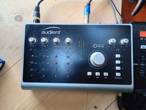 Audient id44 mk1 usb - audient, audio