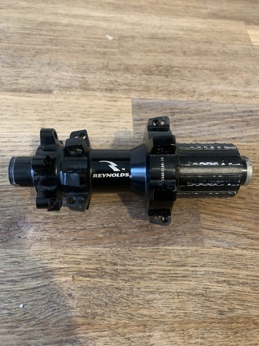 Reynolds 12x142 spoke hub - 28,