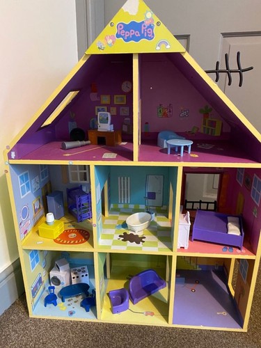 Peppa pig wooden playhouse - pig,