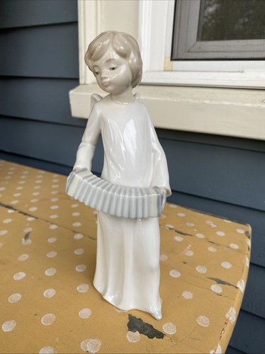 Beautiful lladro nao hand made