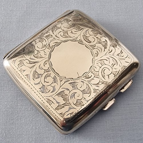 Vintage engraved bowed shaped - vintage,