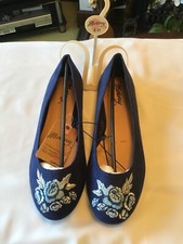 Mantaray blue pump style shoes
