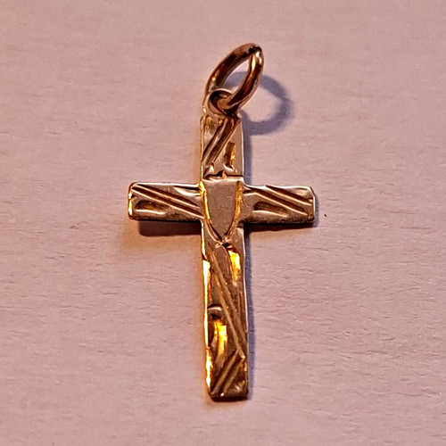 9ct yellow gold cross pendant - yellow,