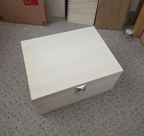 Pale wooden box with hinged - pale,