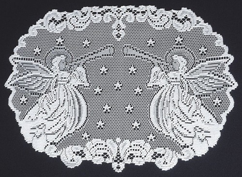 Lace place mat 21 - 15.25", 21.50"