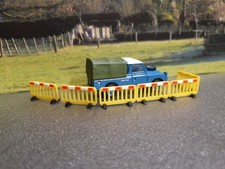 6x OO Gauge 1:76 Scale Yellow Road Safety Barriers Model Railway Scenery