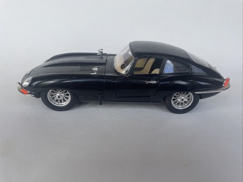 Cars jaguar burago - 1:18, e-type