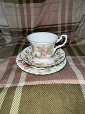 Rare Royal Albert Lyndale Trio