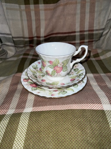 Rare royal albert lyndale trio - royal,