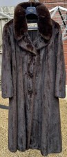 Real mink full length coat. Luxurious dark brown colour. High quality. Vintage.