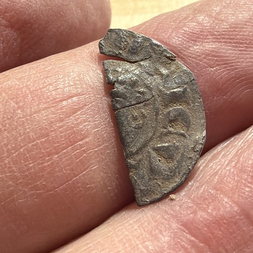 Silver researched cut - un,