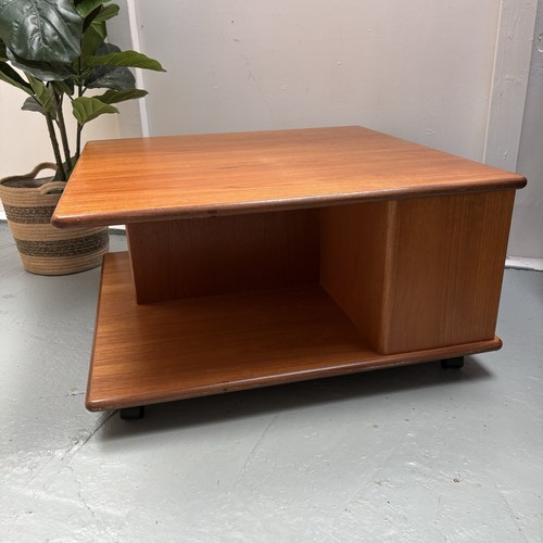 Rare plan square centrepiece - rare, g