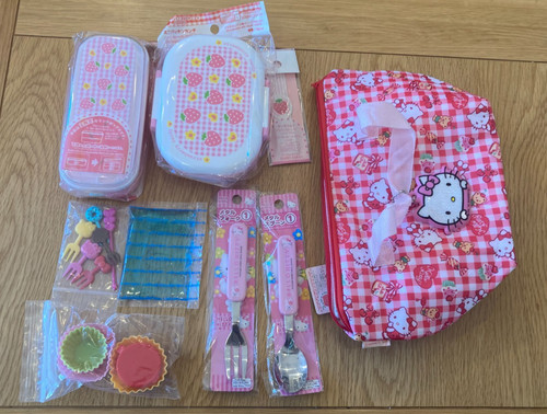 Bento lunch box set themed - box,