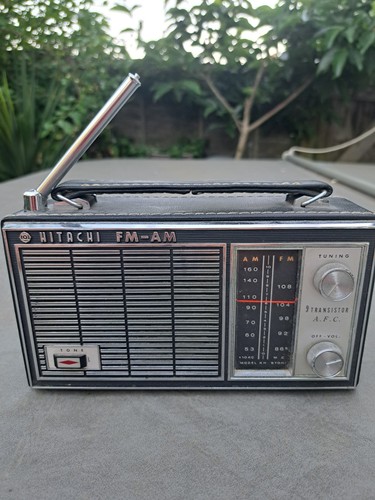 Hitachi 9 transistor - 9,