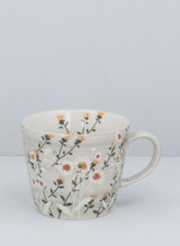 Wild Daisy Mug, Coffee Tea Grey Mug, Pretty Floral Flower Mug Gisela Graham
