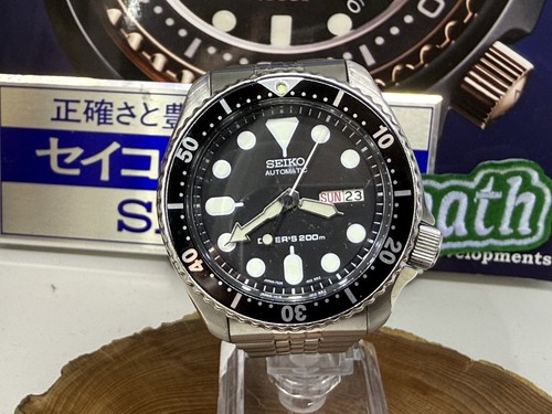 Seiko men black watch - seiko,