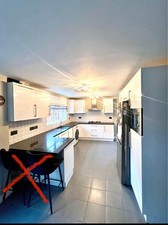 White gloss Kitchen (WITH