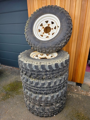 Landrover off road wheels - road,