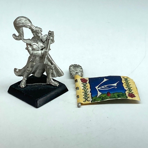 Maiden guard standard bearer - maiden,