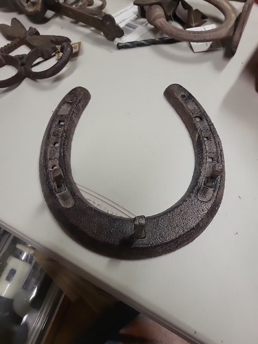 Horseshoe hook leash key - horseshoe,