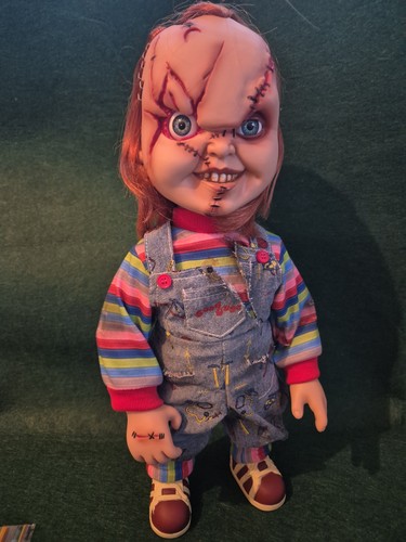 Mezco chucky stitched - chucky,