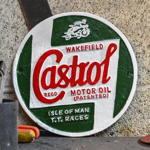 Castrol oil isle - castrol, mann"