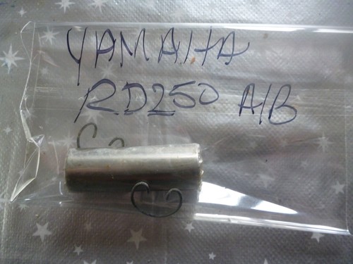 Yamaha rd250 piston - a/b,