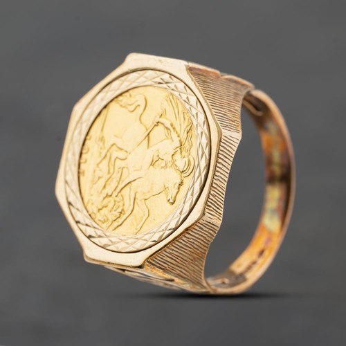 Second hand yellow gold - hand,