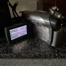 Sony Handycam DCR-DVD205E