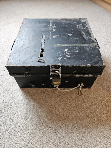 Vintage original council metal - original,